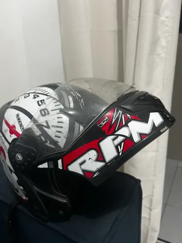 Capacete