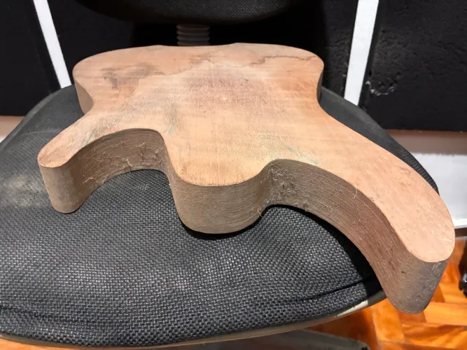 Corpo para Contra Baixo ou Guitarra (Mogno)