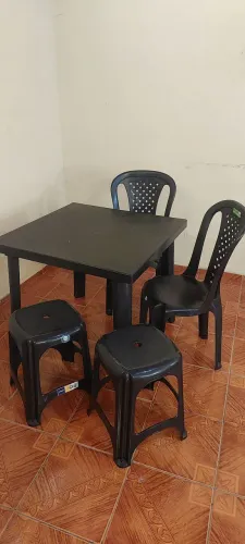 Mesa com cadeiras