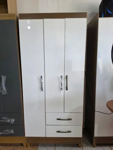 Guarda roupa de solteiro novo