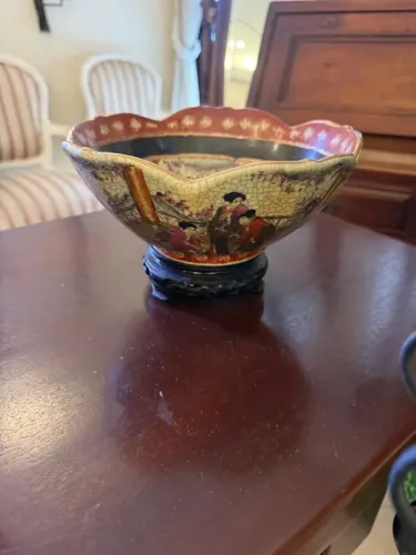 Vaso / Bowl em Porcelana Oriental Estilo Satsuma com Base de Madeira - 20cm