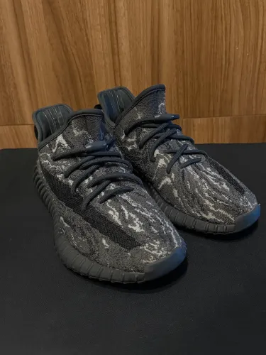 Yeezy Bost 350 Cinza - Condição 9.5
