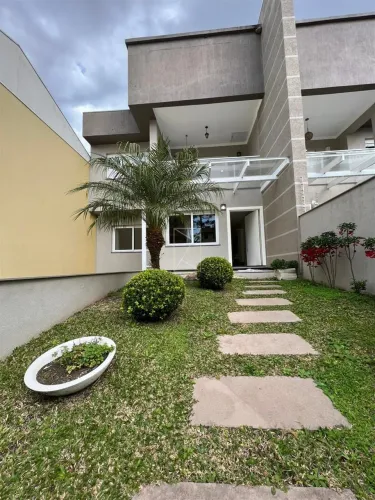 DESTAK IMÓVEIS VENDE: Sobrado Alto Padrão Semi mobiliado com piscina