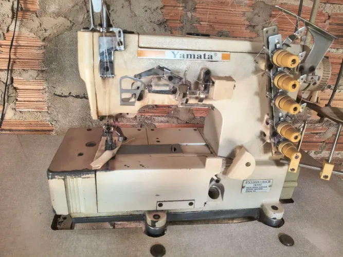Vendo máquina Galoneira Yamata