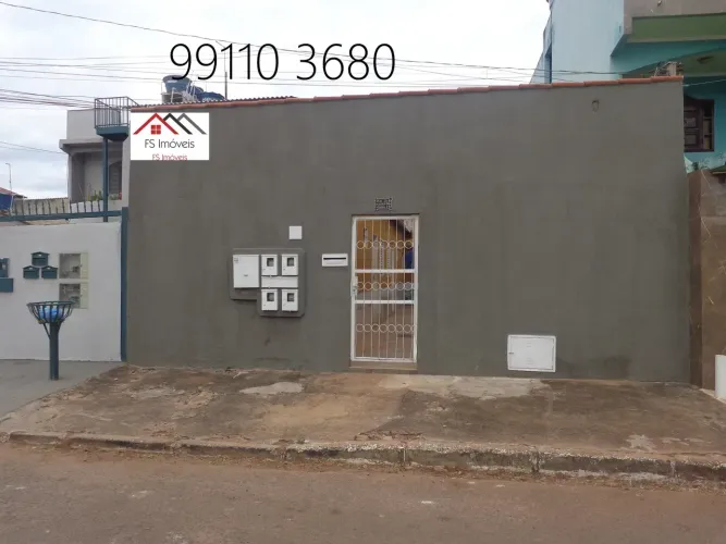 QR 318 Ótimo Lote com 4 Kitenets na Laje com Energia Individual  Escriturado em Samambaia 