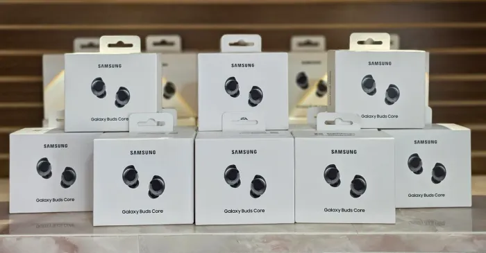 Samsung Galaxy Buds Core, cor preto, LACRADOS, com Nota fiscal e garantia de 1 ano.