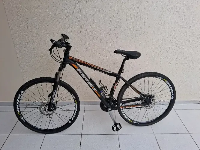 Bicicleta Aro 29 First em alumínio garantia do quadro vitalício tenho nota fiscal de tudo