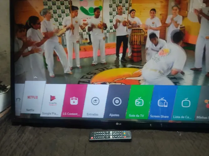 TV LG 43 smart moderna YouTube Netflix