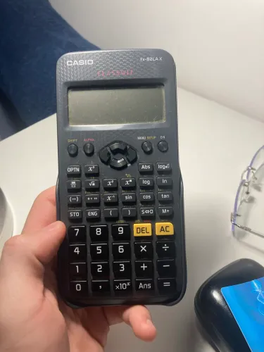 Calculadora Científica Casio ClassWiz fx-82LA X - Original
