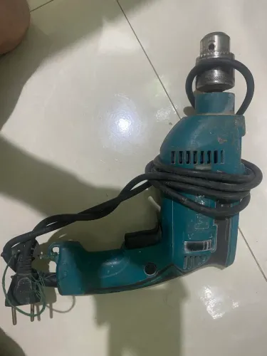 Furadeira Makita
