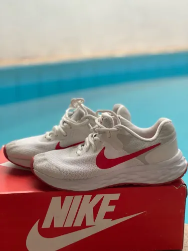 Vendo Tênis Nike Original n 34