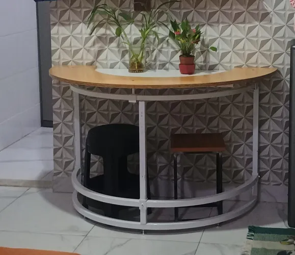 Mesa meia lua + banco DESAPEGANDO 
