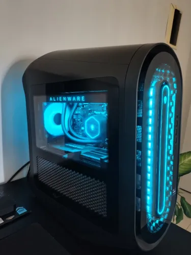 PC Gamer Alienware Aurora R15 i9 RTX 4070Ti, Intel i9-13900K, 32GB DDR5 ram, SSD 1TB M.2