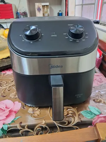 Air flayer midea