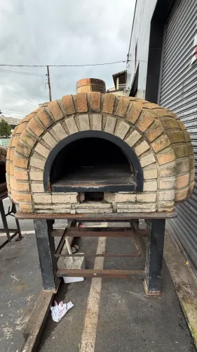 Forno de pizza à lenha