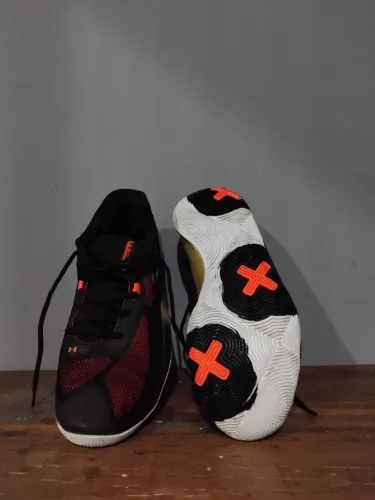 Tênis esportivo 