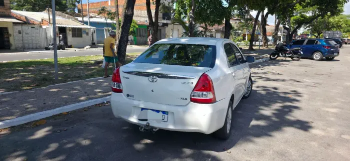 Toyota Etios XLS Sedan 1.5 Flex 16V 4P Mec. 2013