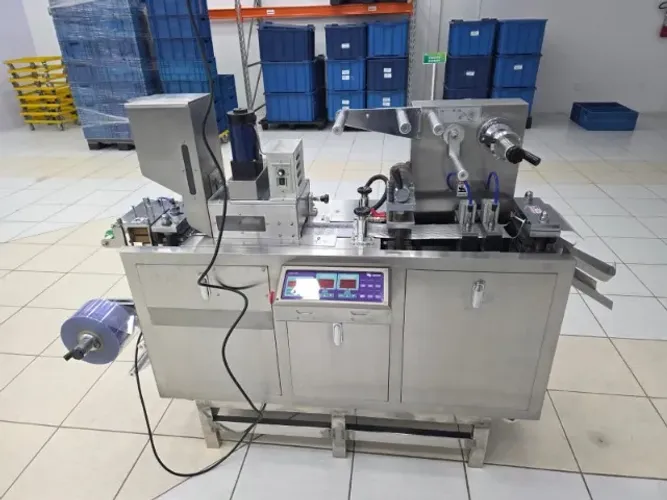 Formadora e Seladora de Embalagens Blister CBM 80