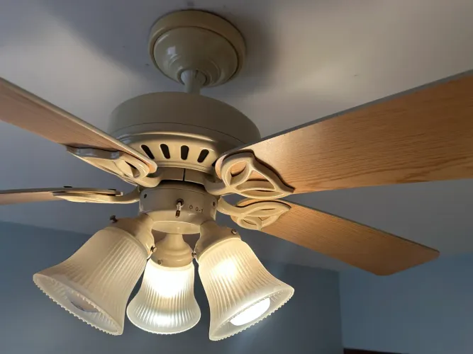 Ventilador de teto Hunter. Cinco pás