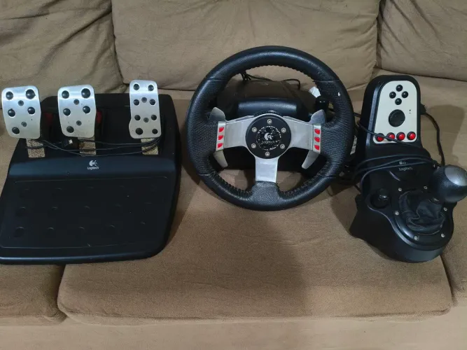 Volante Logitech G27 completo