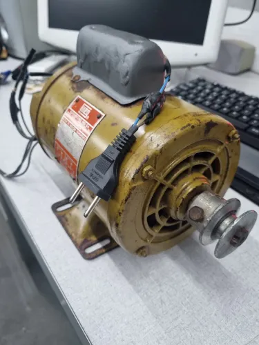 Motor de indução WEG monofasico 1/3 cv