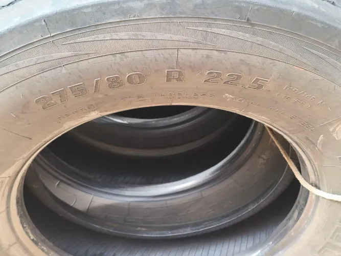 Pneu Pirelli 275/80 R 22.5 para caminhão
