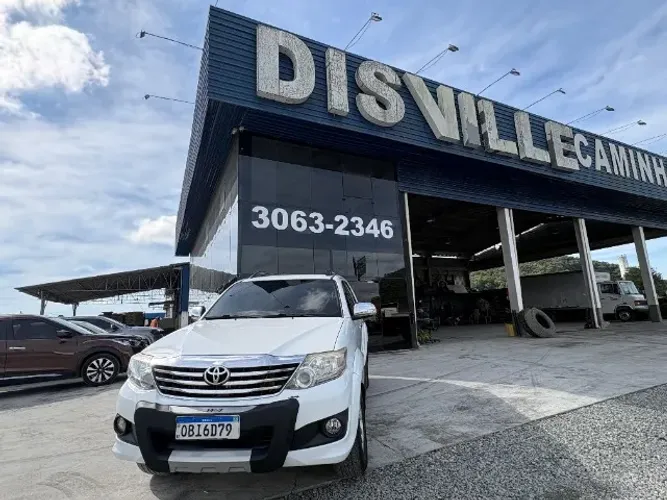 Toyota Hilux SW4 SR 4X2 2.7/ 2.7 Flex 16V Aut. 2013