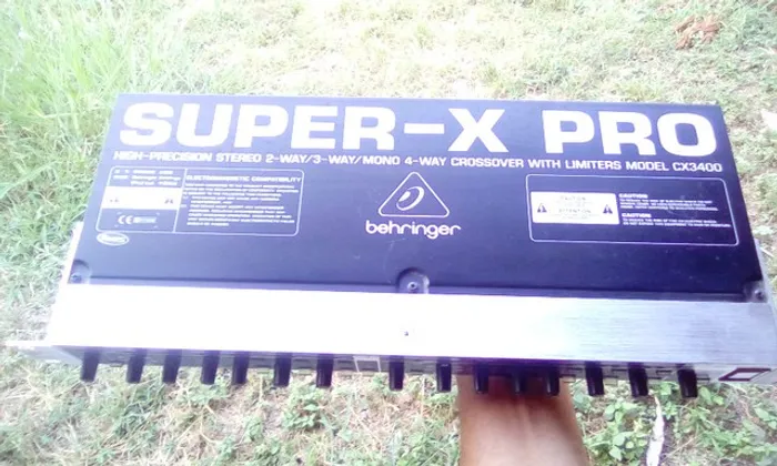 Crossover Behringer Cx3400 super x-pro