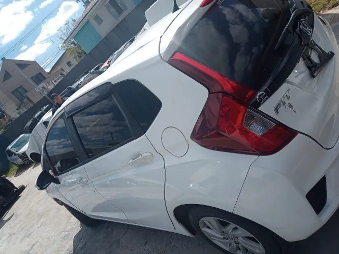 Sucata de Honda Fit 1.5 2016 disponível para retirada de peças