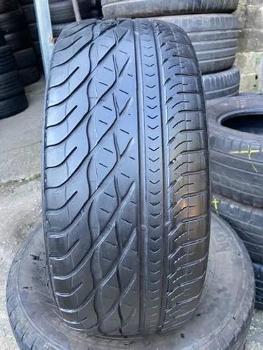 Pneu 225/55/17 Goodyear meia vida sem defeitos (não é riscado)