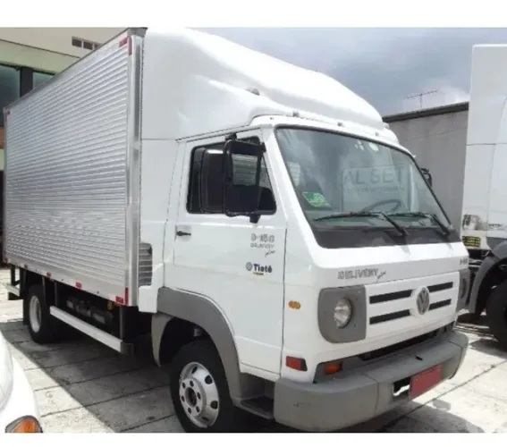 VW Delivery 8-150 Baú 2010