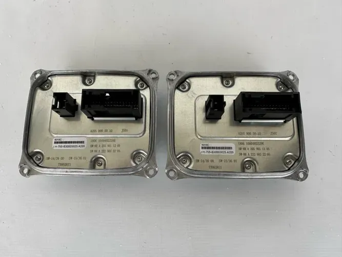 Par Reator Farol LE + LD Mercedes Benz C180 C200 2015 2016 2017 2018