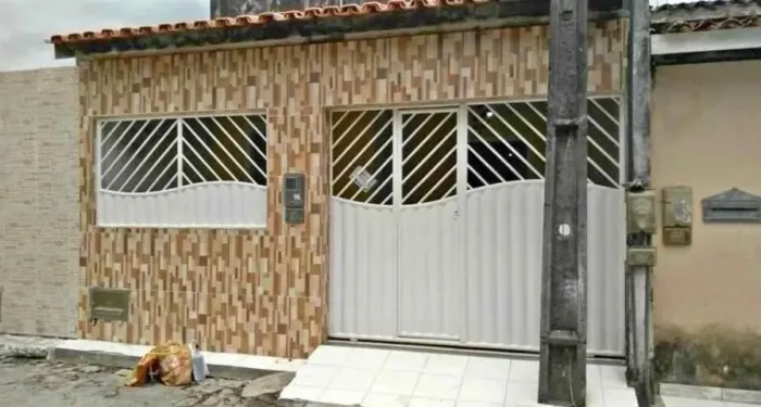 - Casa no coroado