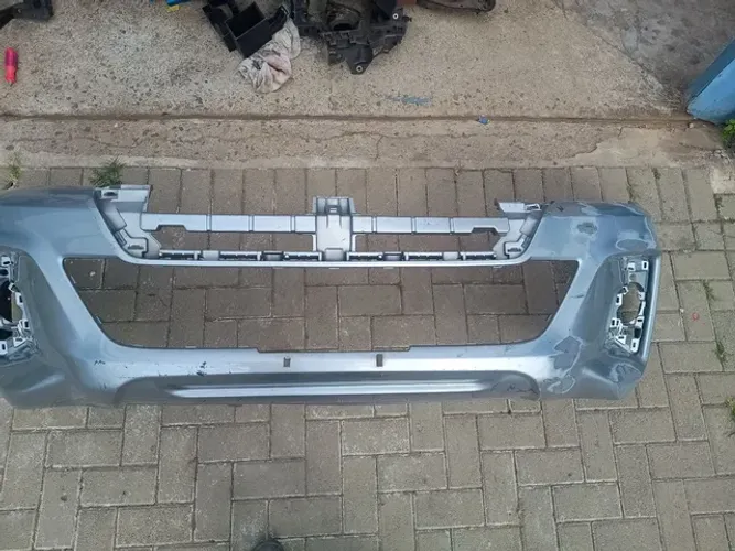 Parachoque Hilux 2018 2019 2020