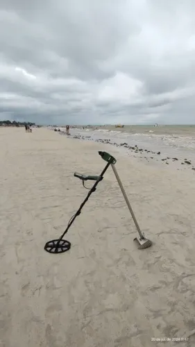 Achar aliança na praia de Japaratinga, Detectorista
