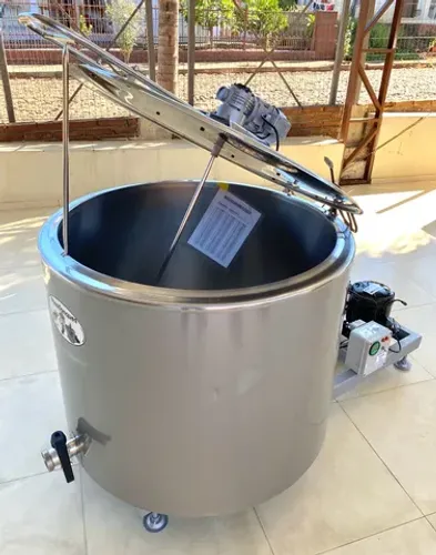 Tanque de Leite Resfriador 300 Litros Tina Maturação Misturador Açaí Inox Revisado 