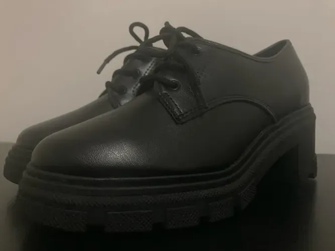Bota / oxford / NOVO / na caixa