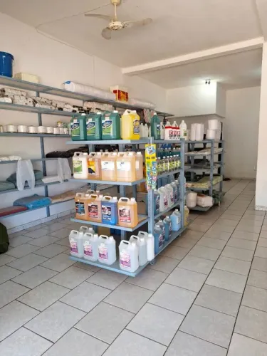  gondolas e prateleiras