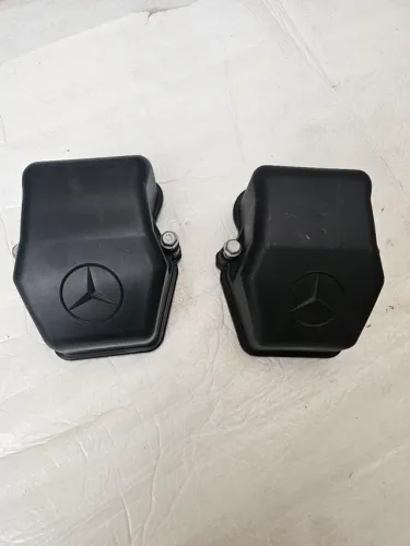 Caminhão Mercedes axor atron tampa válvulas motor nova original A *