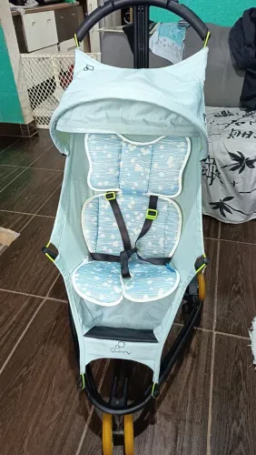 Carrinho quinny compacto