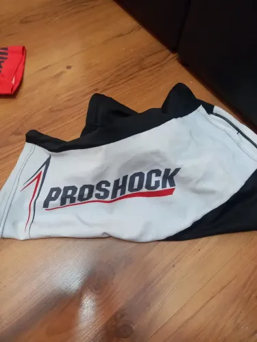 Bermuda ciclismo proshock tamanho M,  75kg