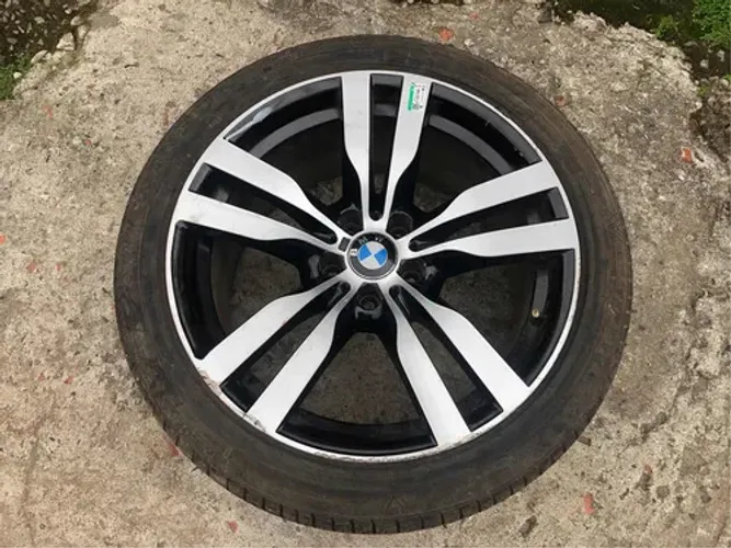 Roda C/ Pneu Bmw X6 4.4 2012   275/40   R20 106 W    6367 Prateado