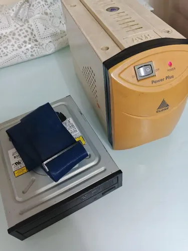 Estabilizador de Energia 110/220 para 110V + Drive CD/DVD