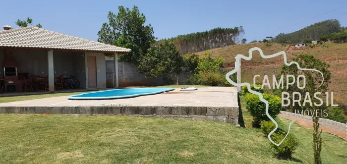 Linda chácara formada em Paraibuna! Com casa, piscina e quiosque!