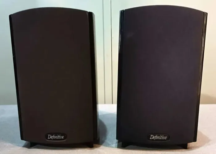 Caixas Definitive technology 