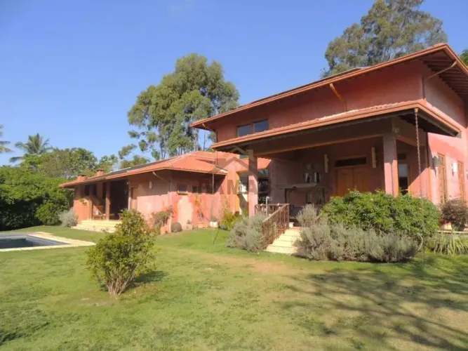 Casa de luxo com 6 suítes e piscina aquecida no Vale da Santa Fé em Vinhedo