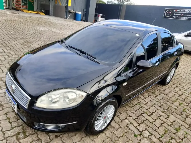 Fiat Linea Essence 1.8 Flex 16V 4P 2013