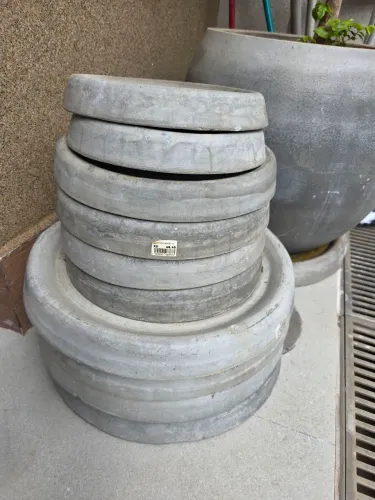 10 PRATOS CIMENTO PARA VASOS