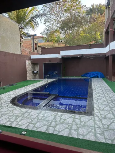 Alugo espaço para festa com piscina 