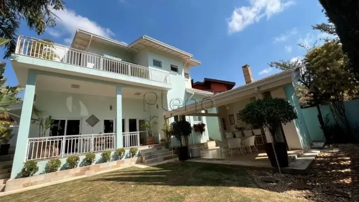 Casa à Venda no Condomínio Terras do Caribe em Valinhos, no bairro Santa Cruz.